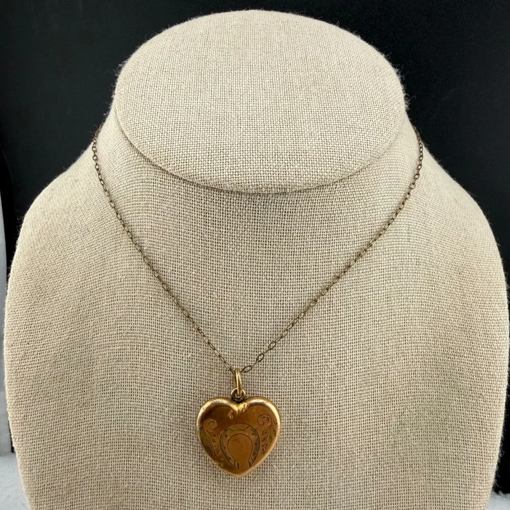 Vintage Heart Locket Necklace Gold Filled Horseshoe Engraved Luck  13in Biting